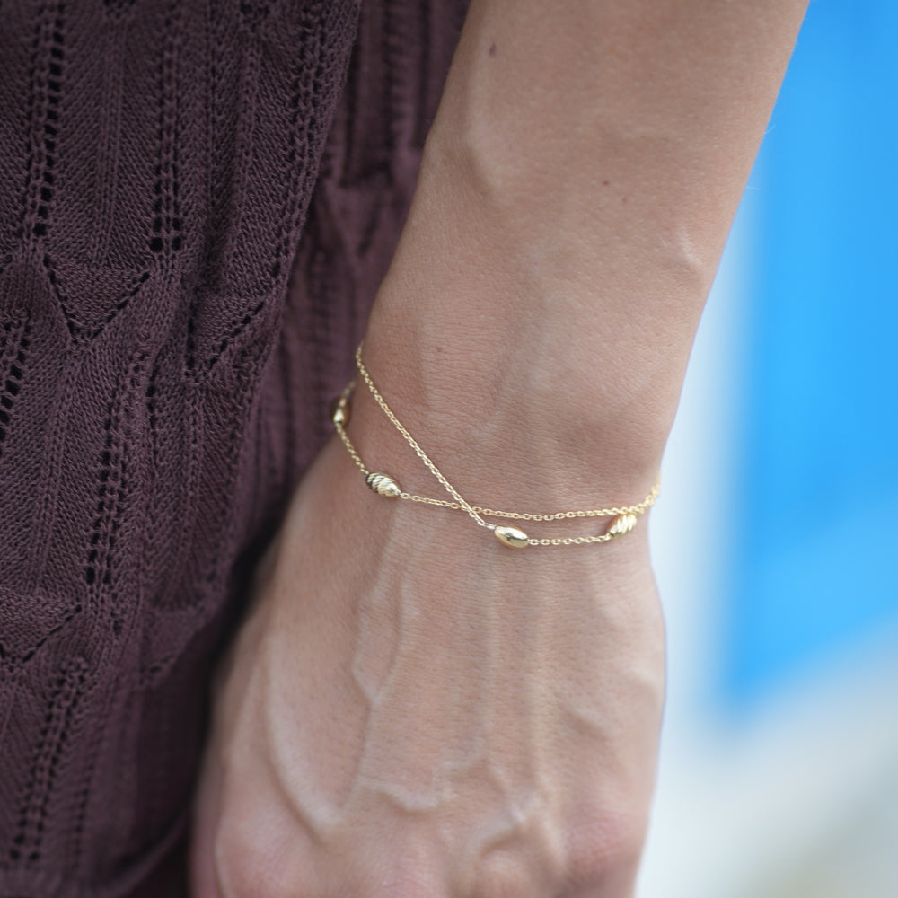 Come abbinare i bracciali: la guida allo stacking elegante
