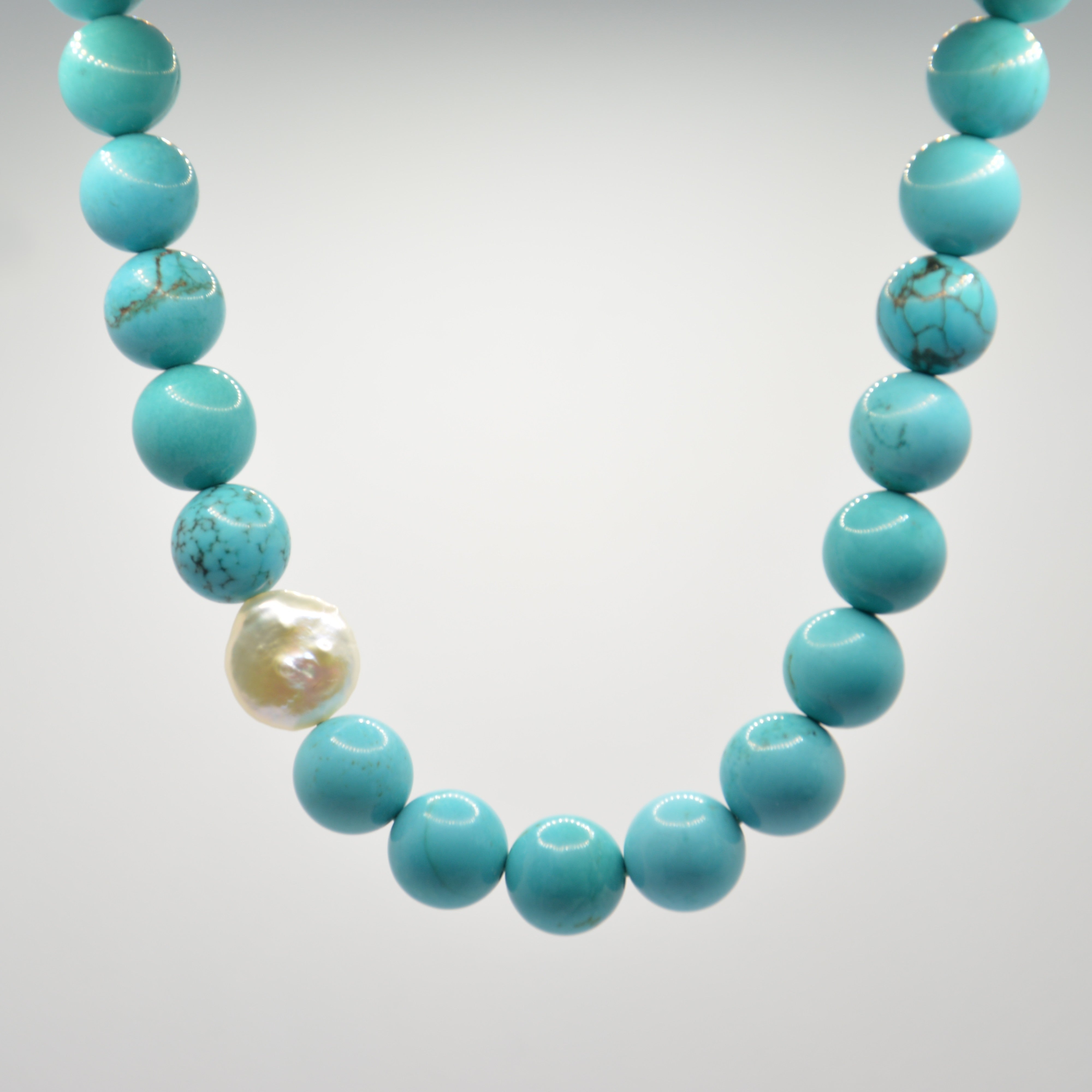 COLLANA HOWLITE & PERLA
