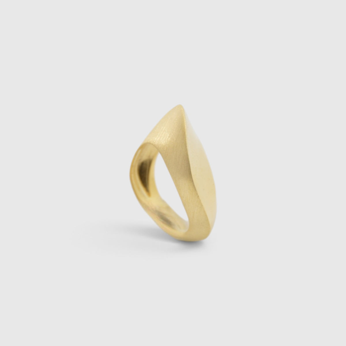 Anello onda satinato e lucido