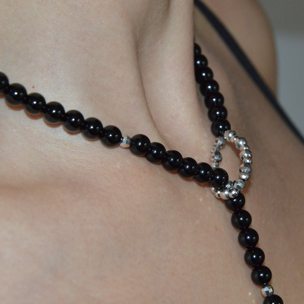 COLLANA CRAVATTA ONICE