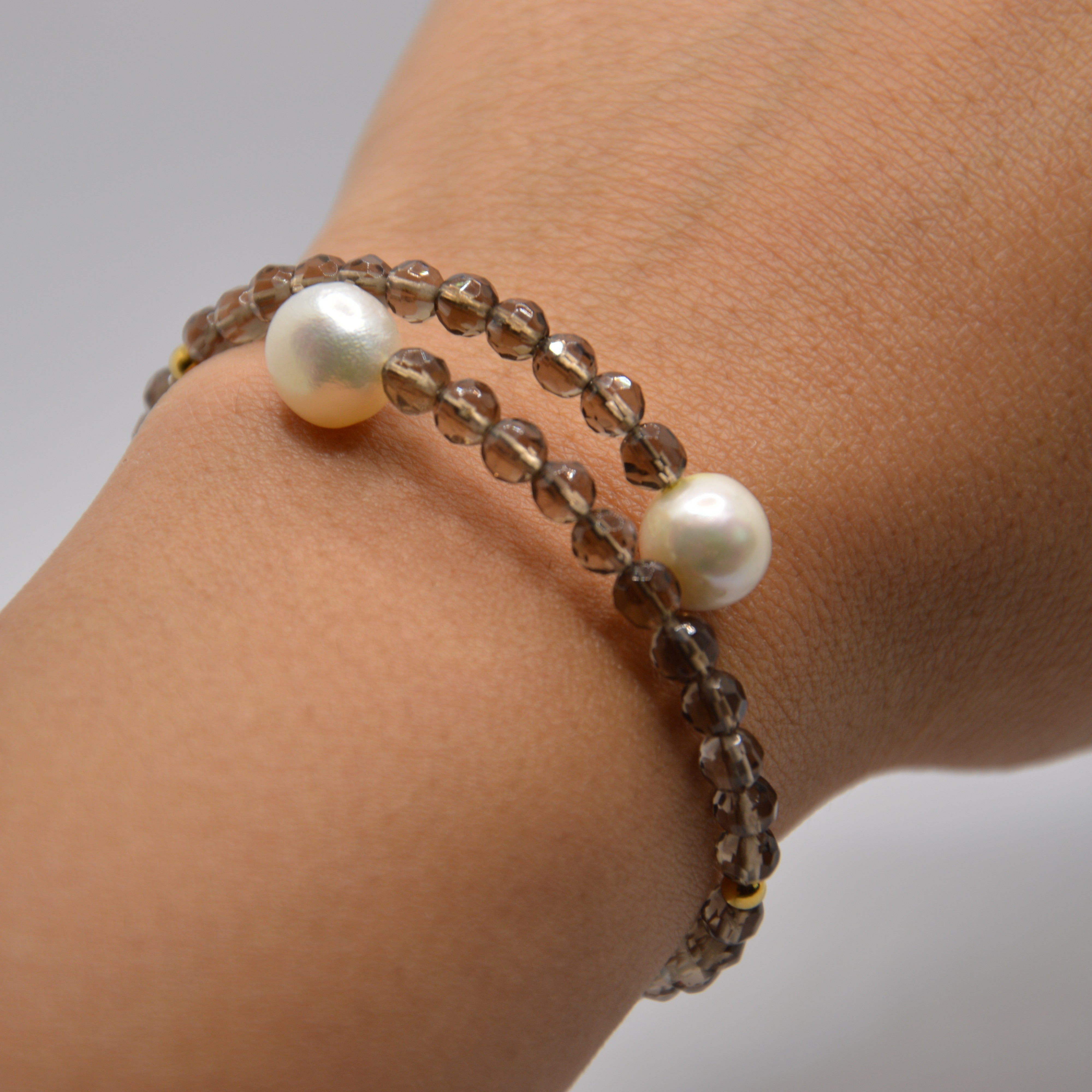 BRACCIALE QUARZO FUMè E PERLE