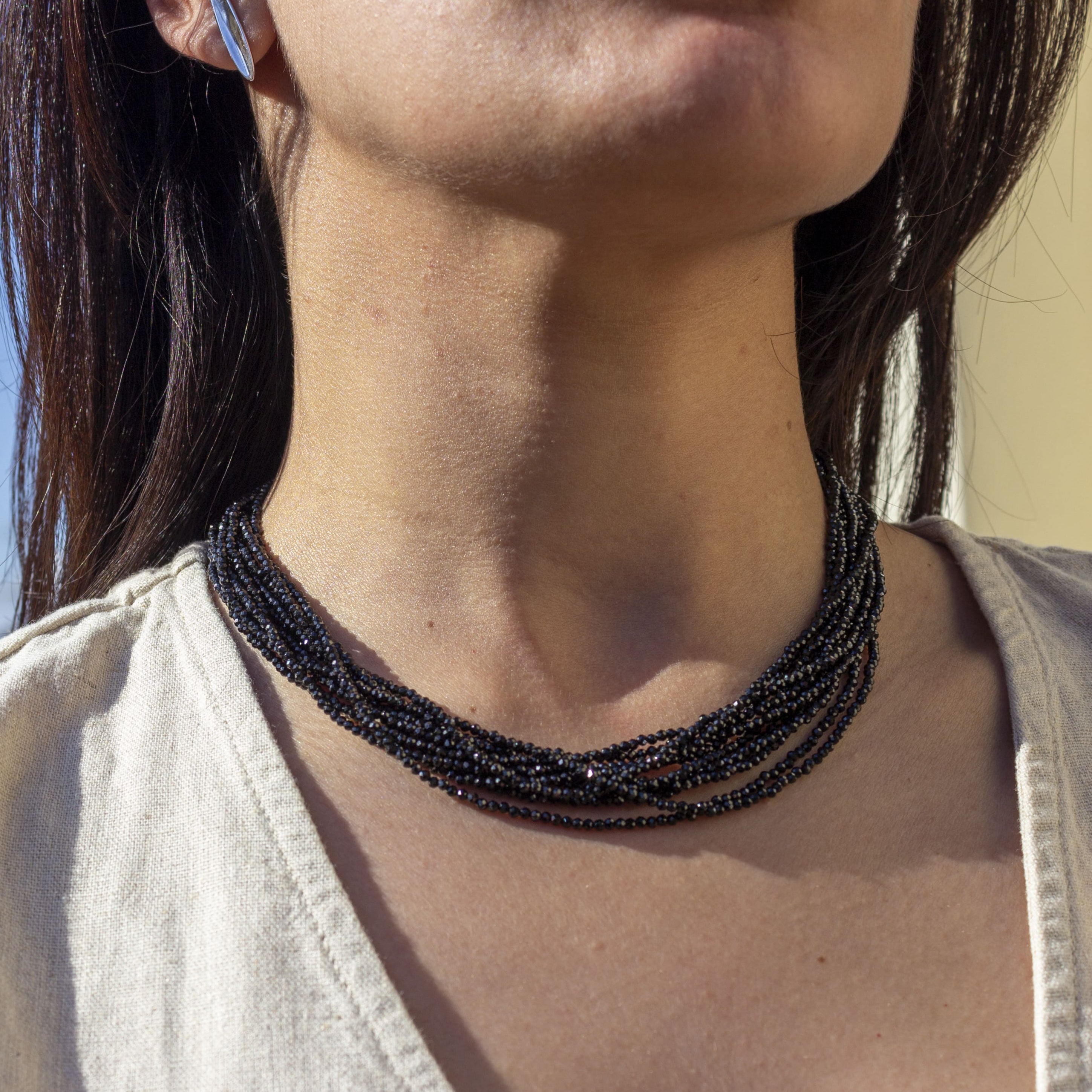 COLLANA MULTIFILO SPINELLO NERO