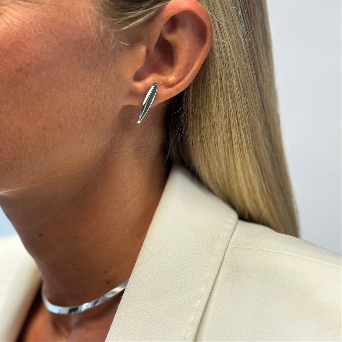 Orecchini forma foglia look